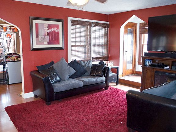 3rd image of 106 Lind Ave