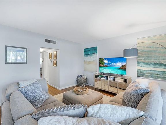 5th image of 744 Wedge DR #23