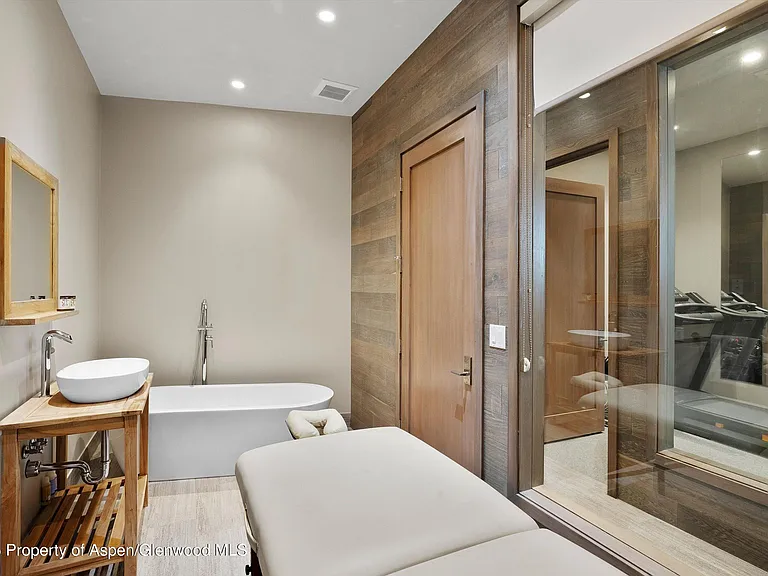 272 Oak Ridge Rd — Photo 35