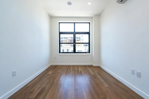 Rented by Nooklyn NYC LLC | media 118