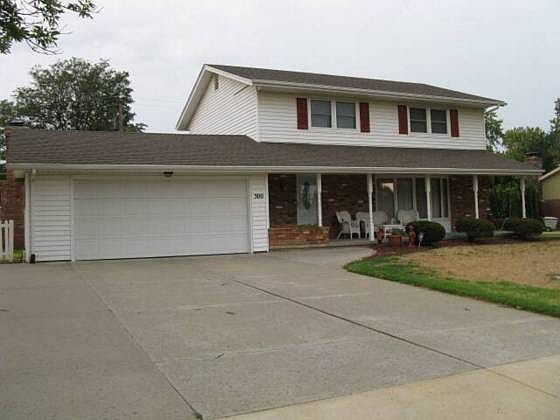 1st image of 500 Claremont Dr