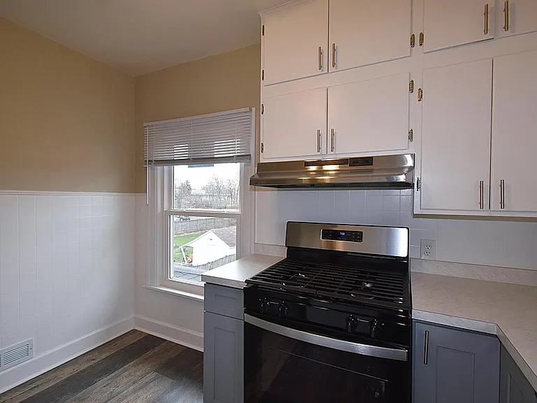 359 W Saint Charles Rd #B — Photo 10