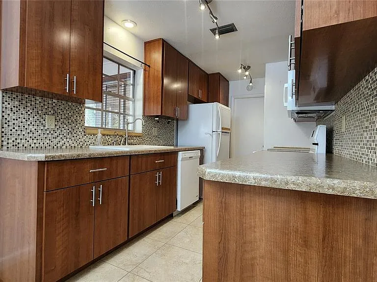 4518 Yorkshire Ave — Photo 13