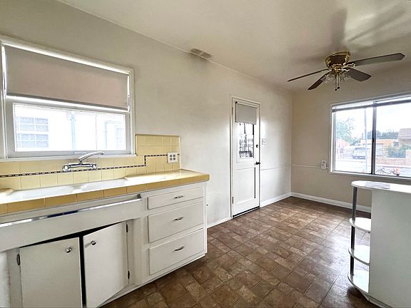 5th image of 6429 Woodward Ave #1