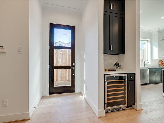 3rd image of 1818 Branard St