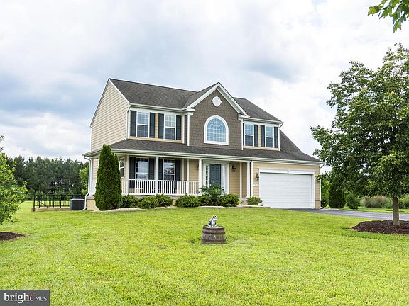 3rd image of 213 Ashland Dr