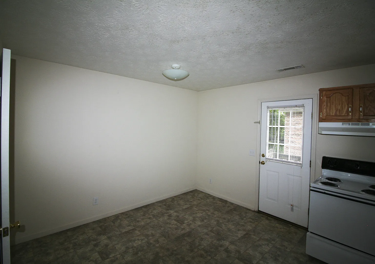 Stonewood — Photo 4