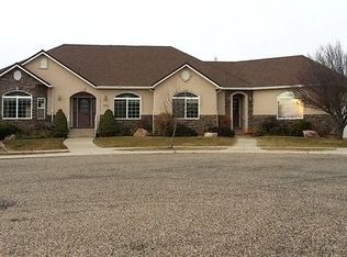 810 S Plum Tree Dr, Kanab, UT 84741