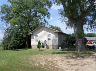 8371 Galena Rd, Bristol, IL 60512