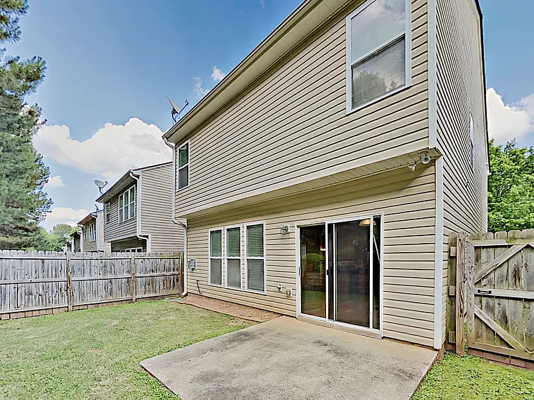 738 Mountain Laurel Dr — Photo 15