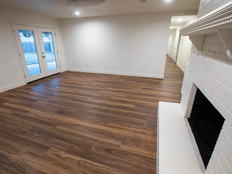 2410 Maxwell Dr — Photo 5