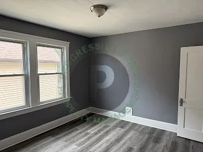 10709 Fidelity Ave — Photo 6