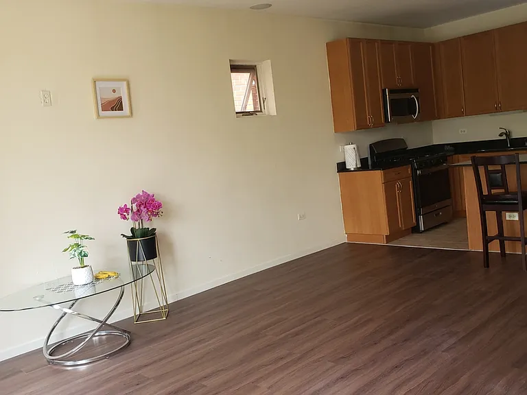Living room/kitchen
