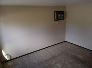 5631 Hughes Rd APT E, Lansing, MI 48911