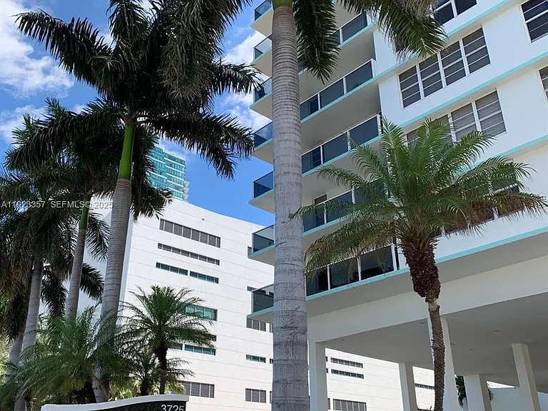 3725 Ocean Dr #Penthouse 02 — Photo 21
