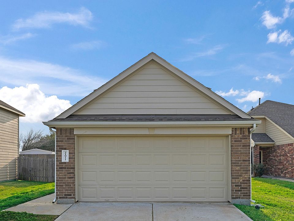 1st image of 21911 King Heights Ln