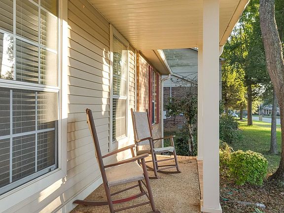 5th image of 329 Clearlake Dr W