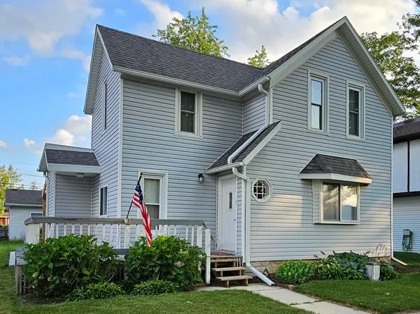 340 W Grant St, Saint Anne, IL 60964