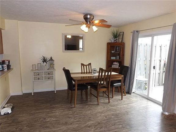 3rd image of 204 Scenic Hill Dr