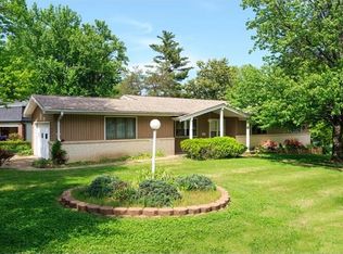 901 Bitterfield Dr, Ballwin, MO 63011