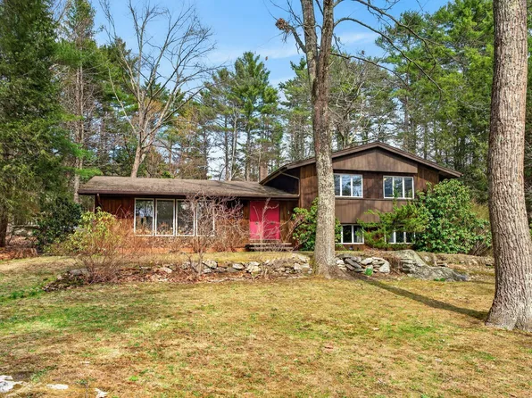 7 Brookside Drive, Falmouth, ME 04105