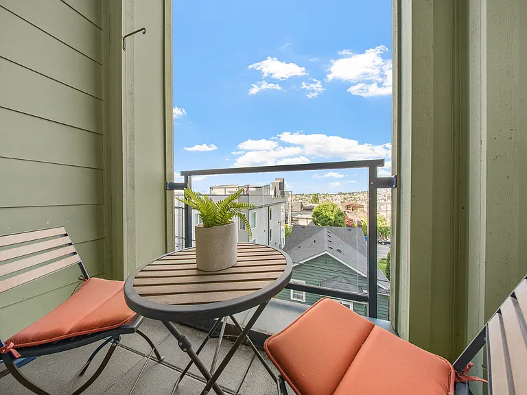 655 Crockett St #A104 — Photo 7