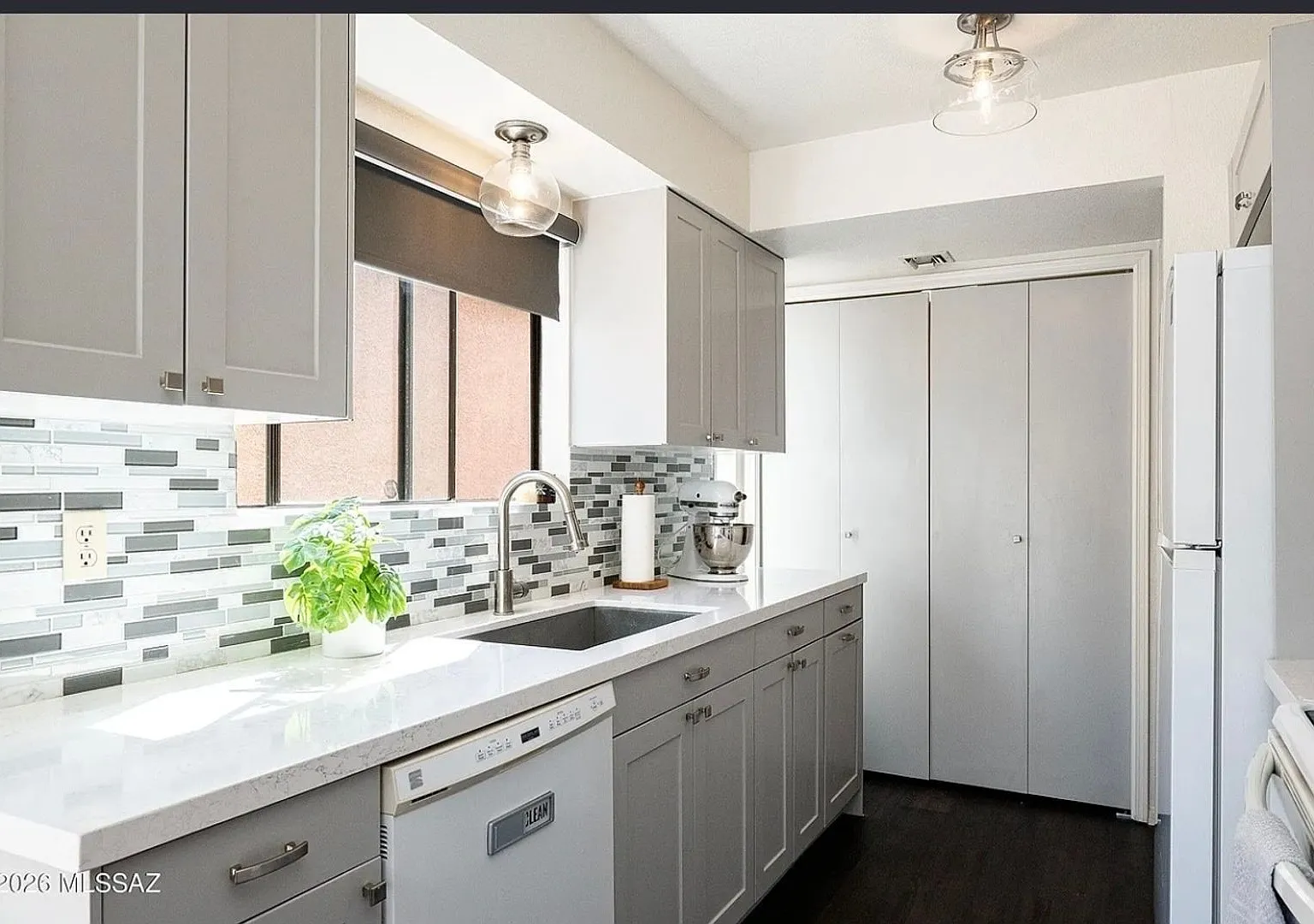 Spacious 3BR Townhome in Tucson — Photo 4