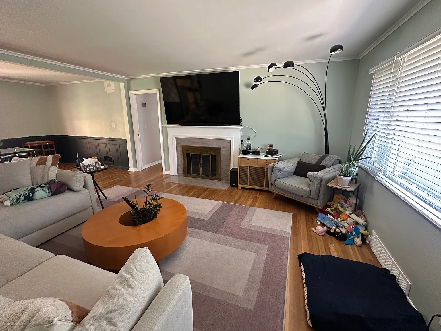 3 bed, 1.5 bath, 1512 sqft, $2,800 — Photo 3