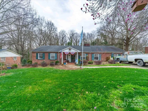 3021 Whitson Rd, Gastonia, NC 28054