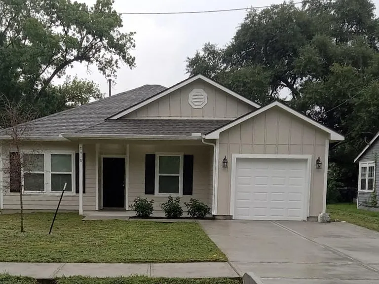 7418 Bywood St — Photo 1