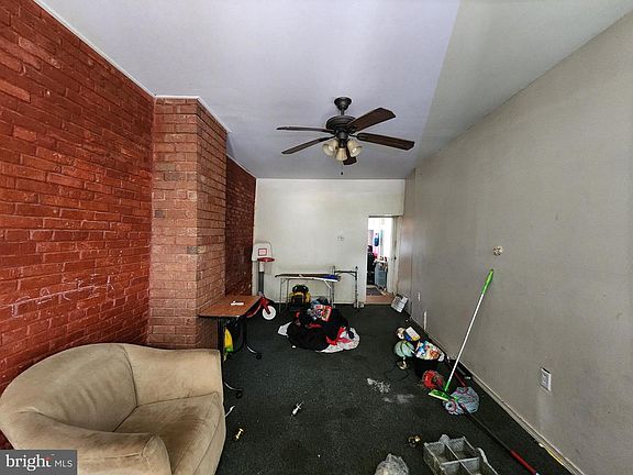 4th image of 241 S Calhoun St