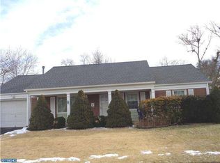 26 Gallery Ln, Willingboro, NJ 08046