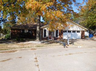 703 Flamingo Rd, McAlester, OK 74501
