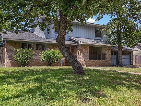 2nd image of 2609 Sandelwood Ct