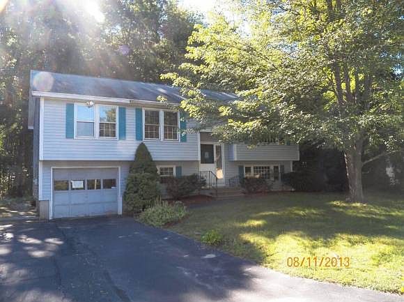 1st image of 11 Jill Dr