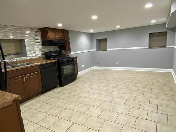 2nd image of 4039 N Austin Ave #G