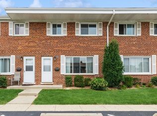 1204 N Boxwood Dr #A, Mount Prospect, IL