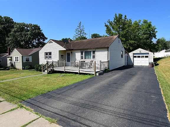 2nd image of 415 Beckwith Ave