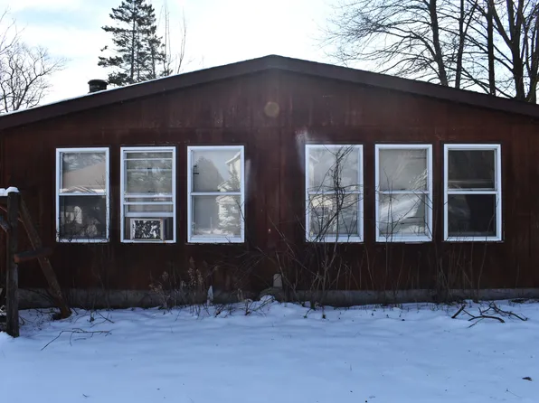 222 N East St, Cheboygan, MI 49721