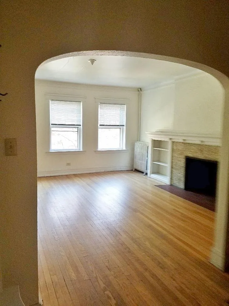 2508 N Stowell Avenue — Photo 2