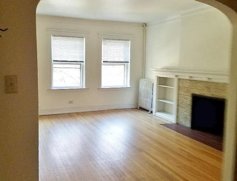2508 N Stowell Ave — Photo 2