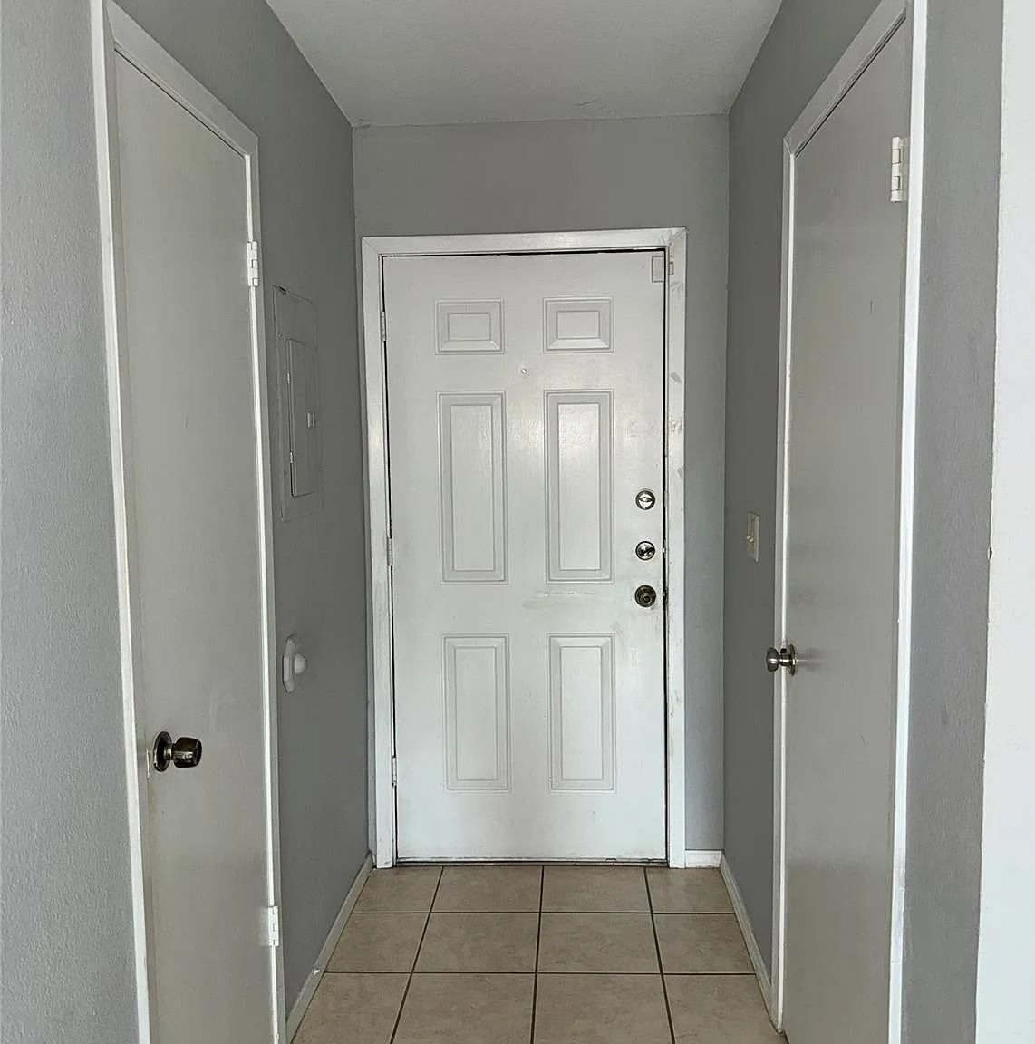 3 bed, 1088 sqft, $1,900 — Photo 3