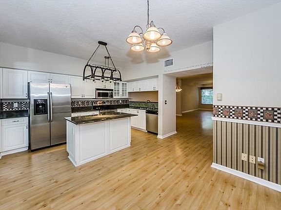 5th image of 572 Vista Trail Ct