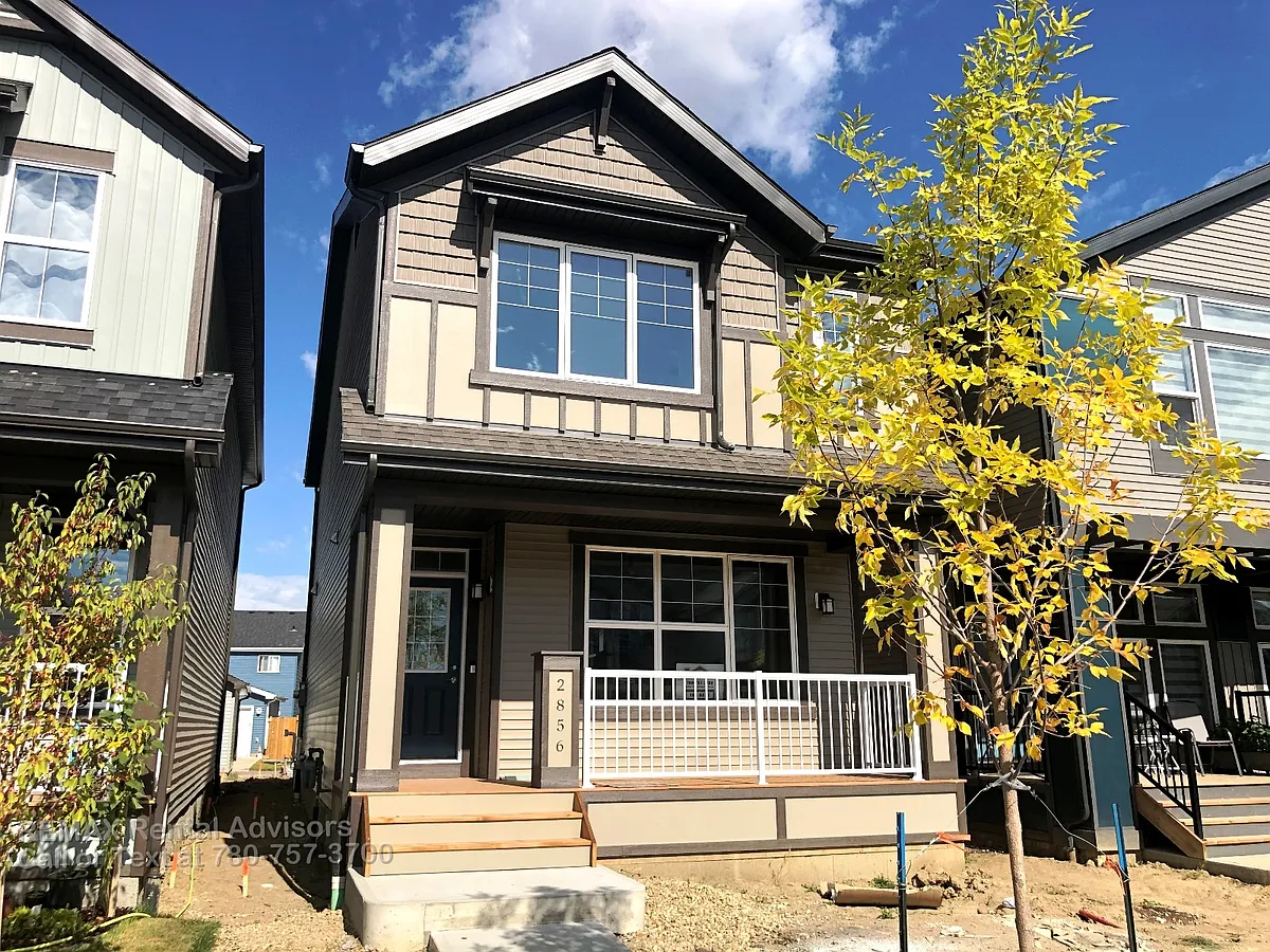 Building Photo - 2856 Duke Cres SW