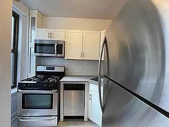 Rented by Hillel Realty Group