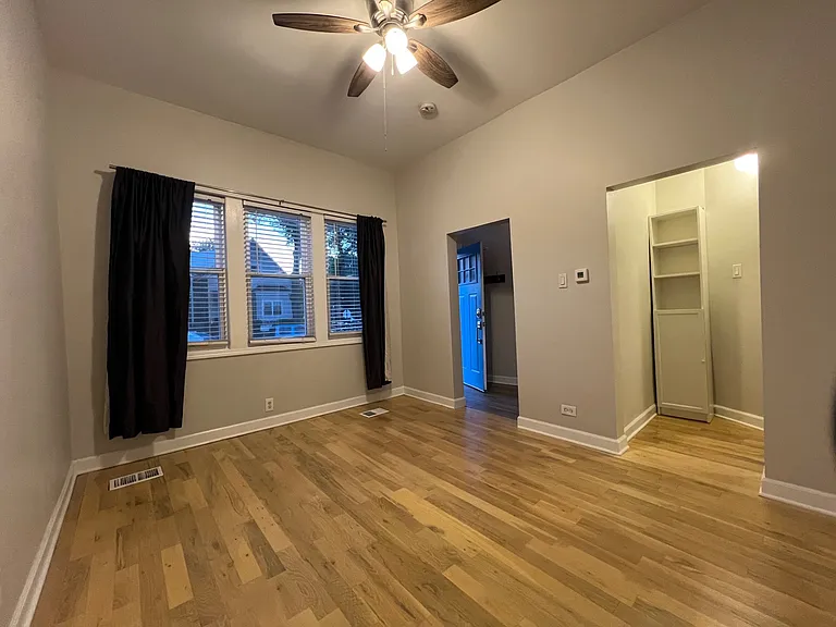1925 N Albany Ave #1L — Photo 8