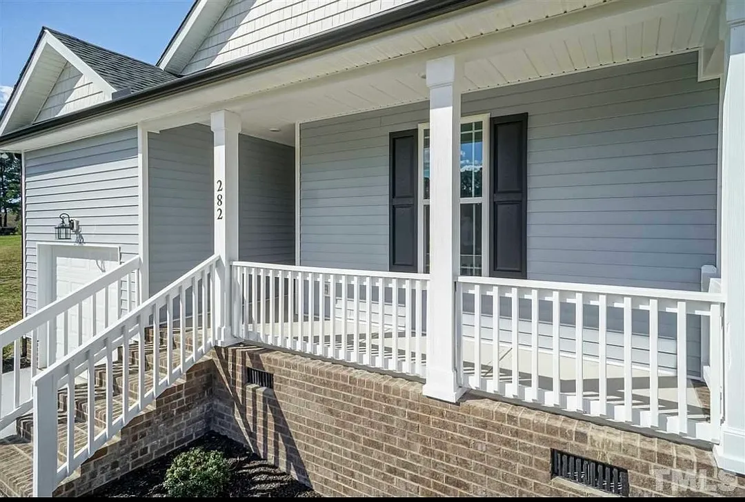 3 bed, 1345 sqft, $1,750 — Photo 3
