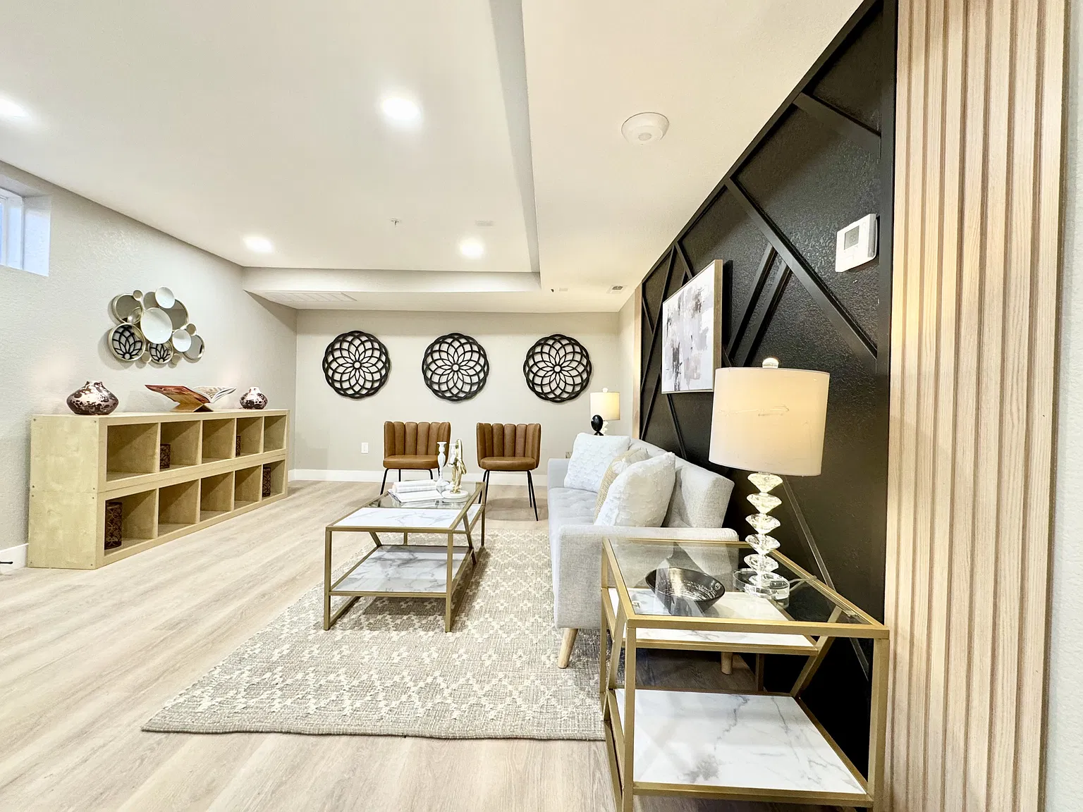 938 Tiffany Pl. - 4 Plex - 940B — Photo 2