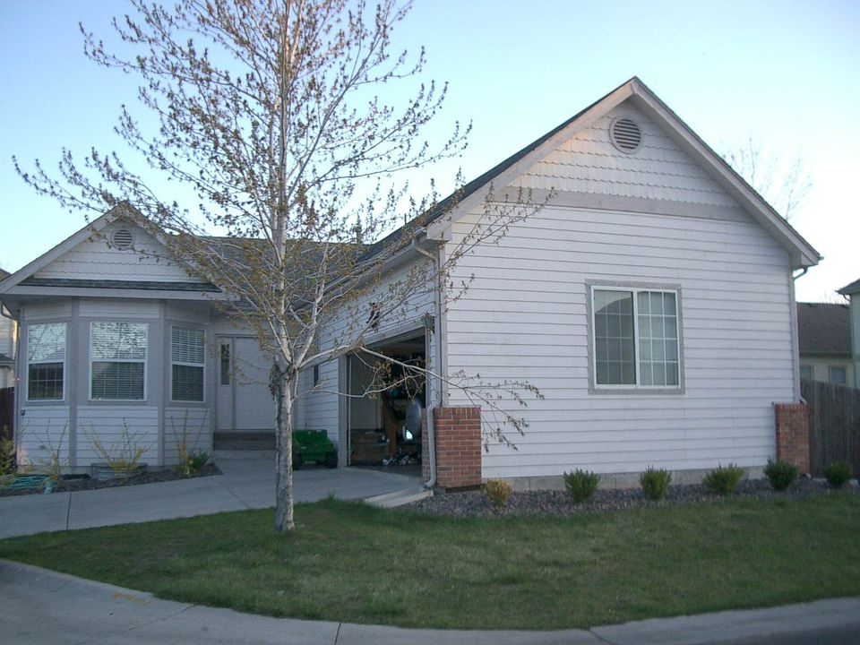 Spacious Ranch Home!!