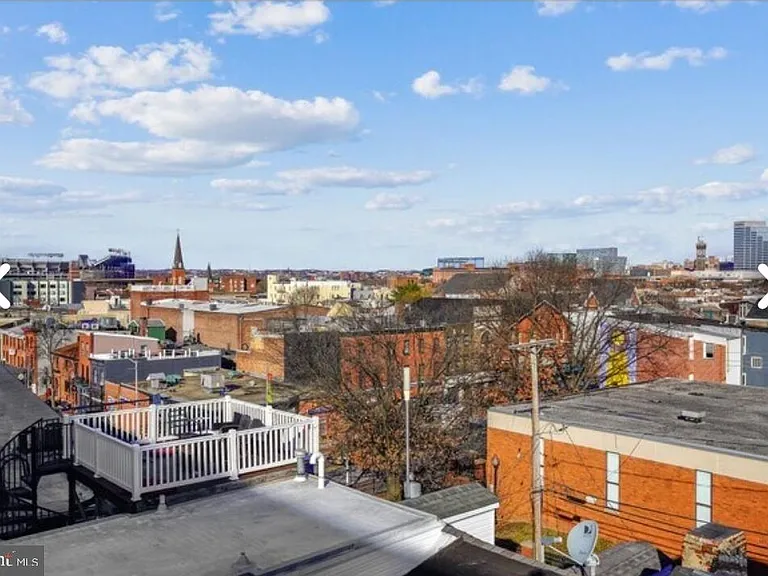 111 E Cross St — Photo 34